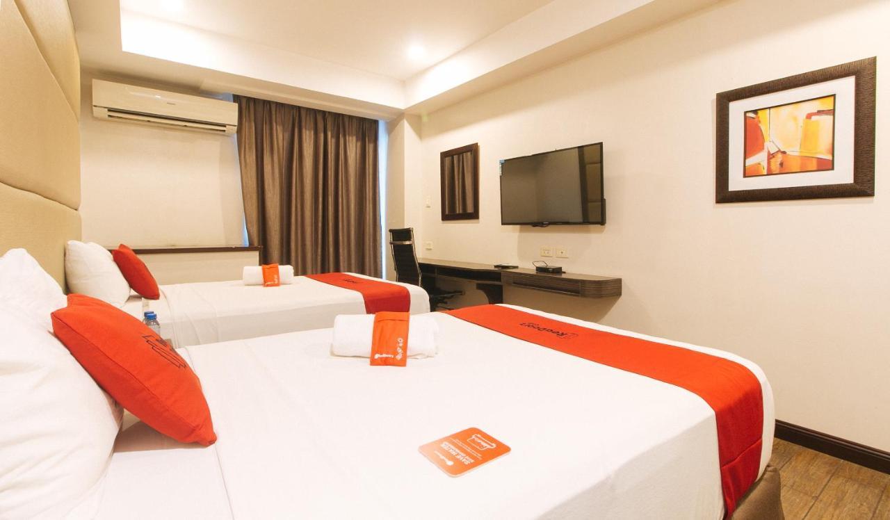 Reddoorz Premium @ West Avenue Quezon City Exterior photo