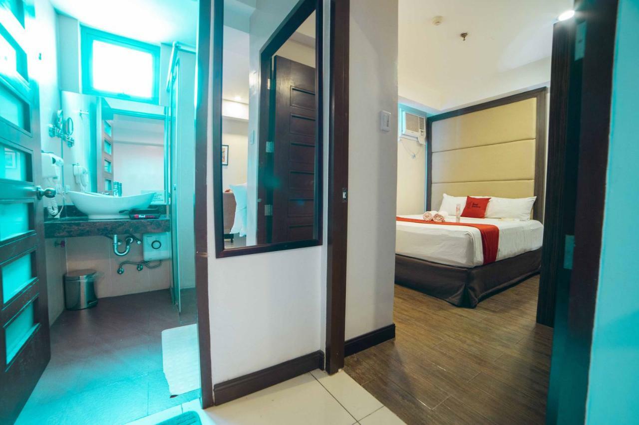 Reddoorz Premium @ West Avenue Quezon City Exterior photo